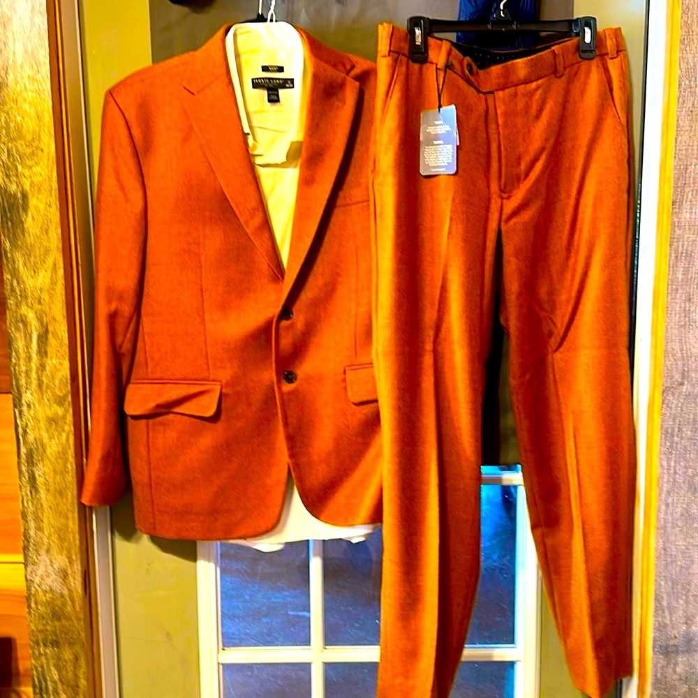 Men’s Studiosuits Handcrafted Suit, Pronto Uomo Shirt